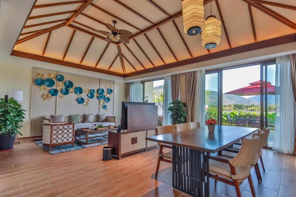 Narada Resort Hotel Sanya Pleasant Bay Exteriör bild